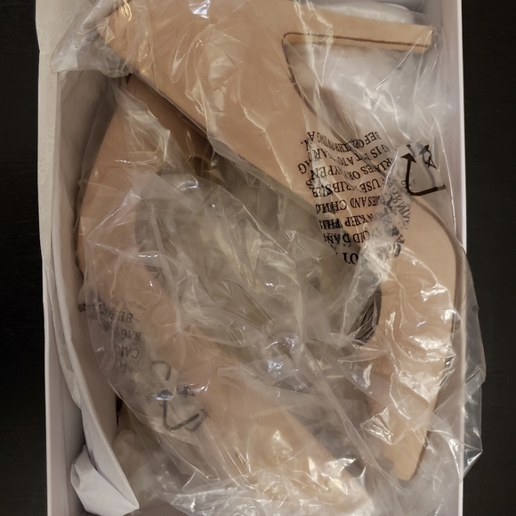 Calvin Klein High Heel - Picture 2 of 4